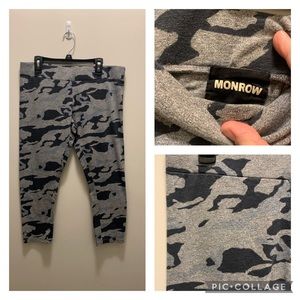 MONROW grey camo crop leggings size L